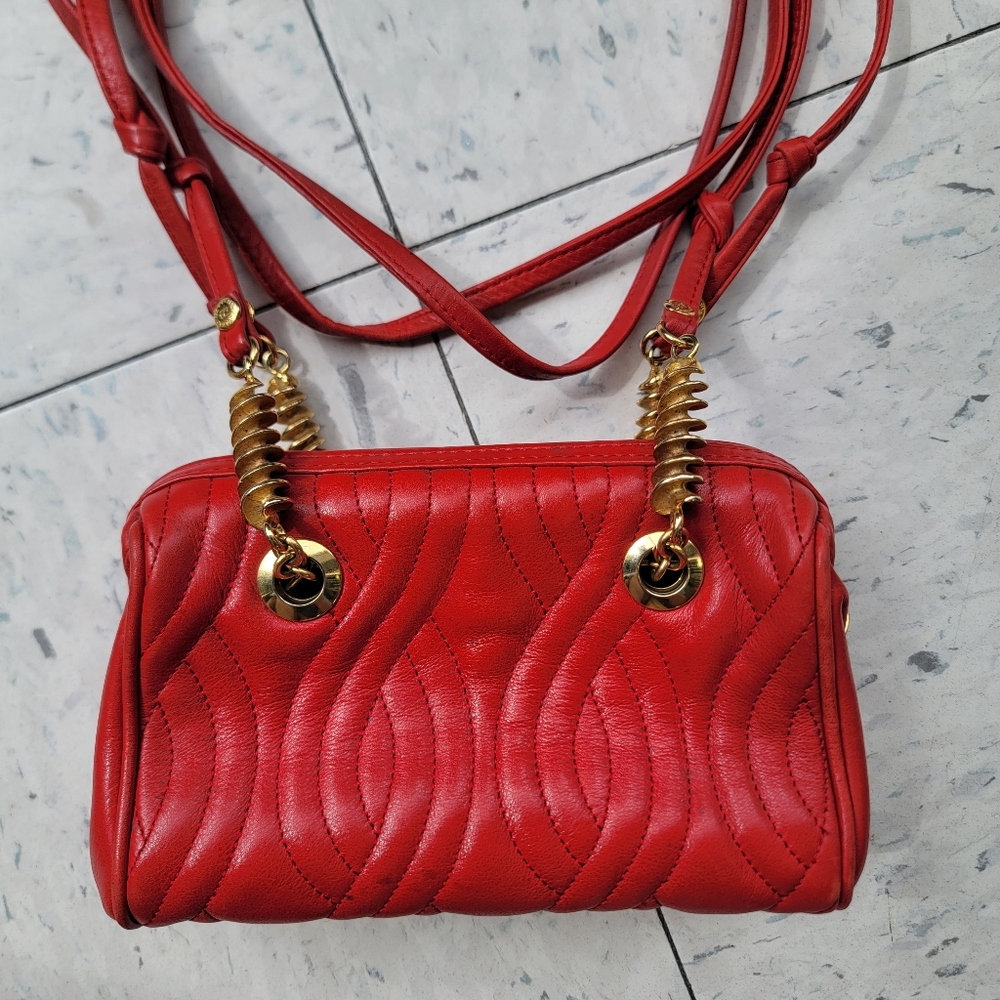 Fendi Shoulder Bag Red Leather Textured Brass Spiral Accents Authentic Purse Vtg - Picture 2 of 10